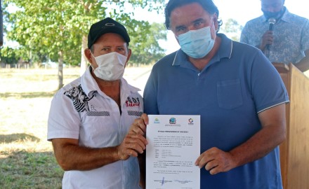 Entrega do Títulos Provisórios dos lotes no Loteamento "João Cordeiro"