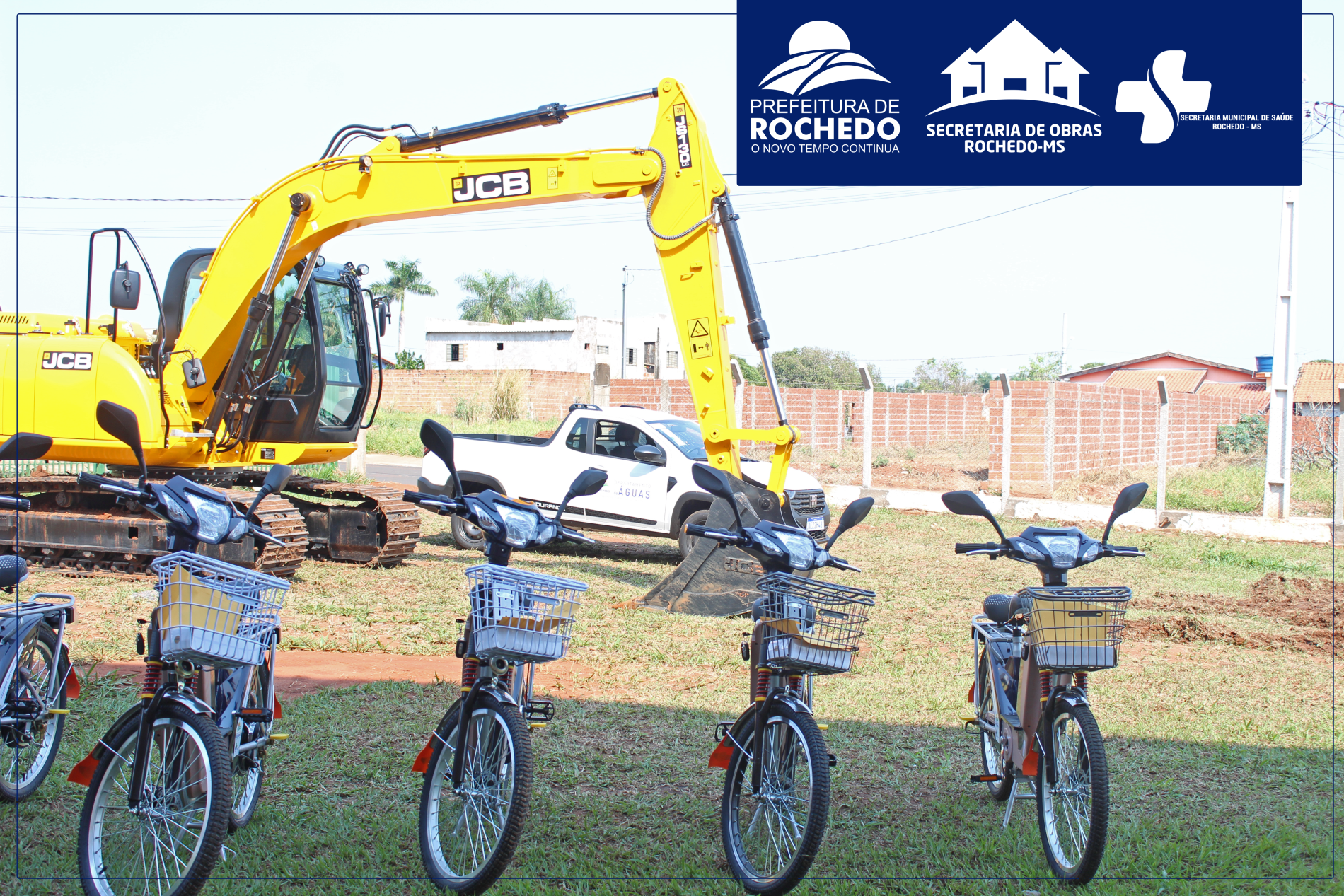 ENTREGA DAS BICICLETAS, CARRO E ESCAVADEIRA HIDRÁULICA 