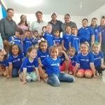 ENTREGA DOS UNIFORMES NAS ESCOLAS DO MUNICÍPIO NO PRIMEIRO DIA DE AULA