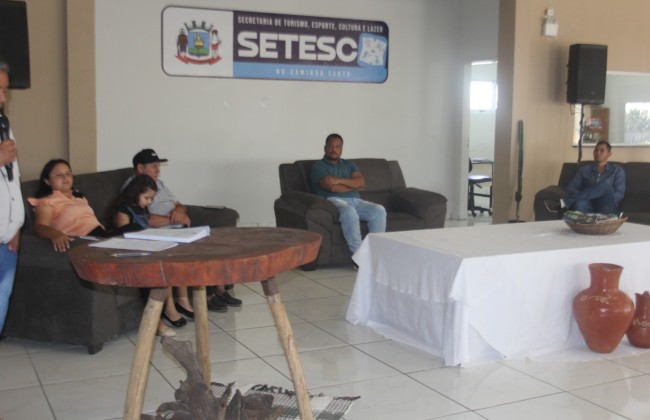 ENTREGA LOTES A 18 FAMÍLIAS