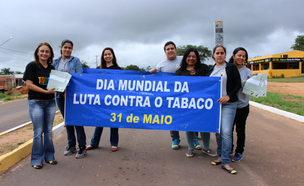Blitz educativa é realizada no dia mundial sem tabaco na Cidade de Rochedo.
