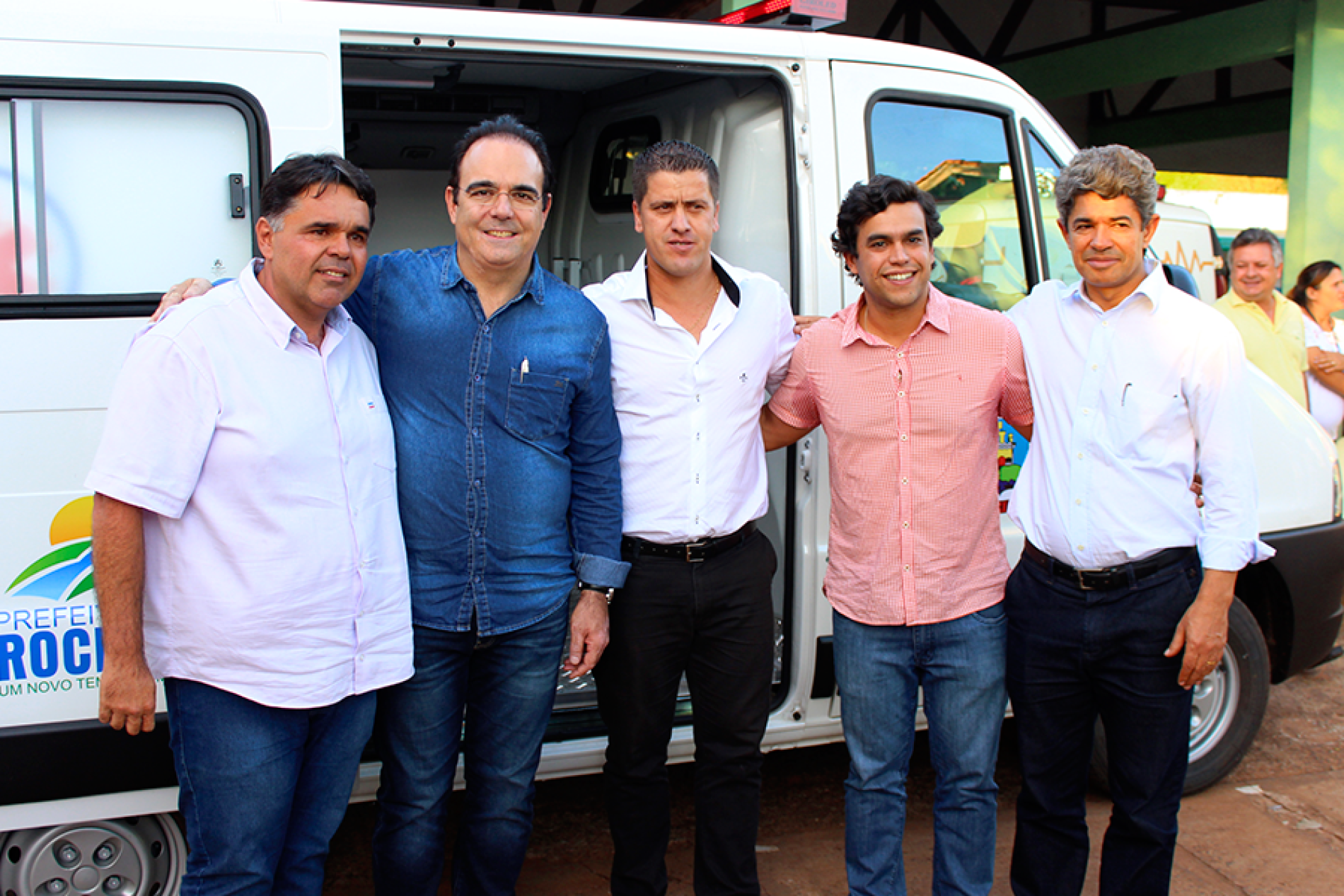 Rochedo recebe duas Ambulâncias 