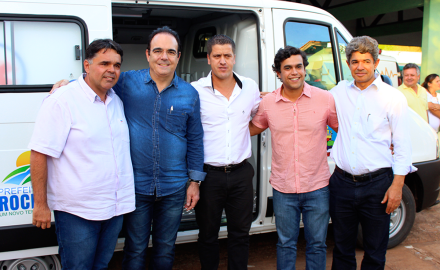 Rochedo recebe duas Ambulâncias 