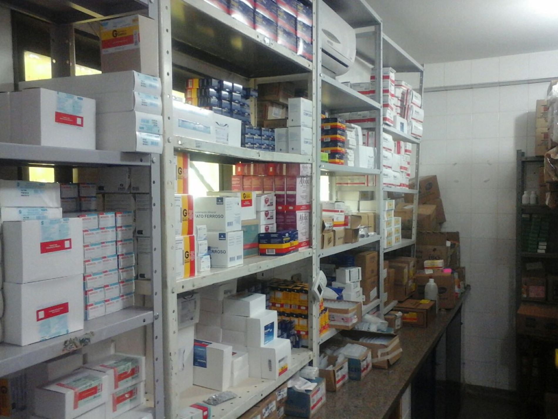 Unidade Mista de Saúde recebe mais uma remessa de medicamentos para atender a população Rochedense.