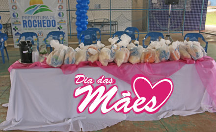 Cestas básicas são distribuídas a 400 famílias carentes para o Dia das Mães